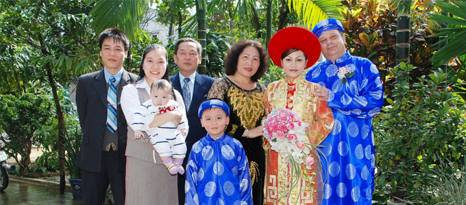 "Family in Vietnam. Engagement"